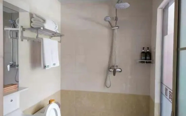 Zijun Travel Theme Hotel