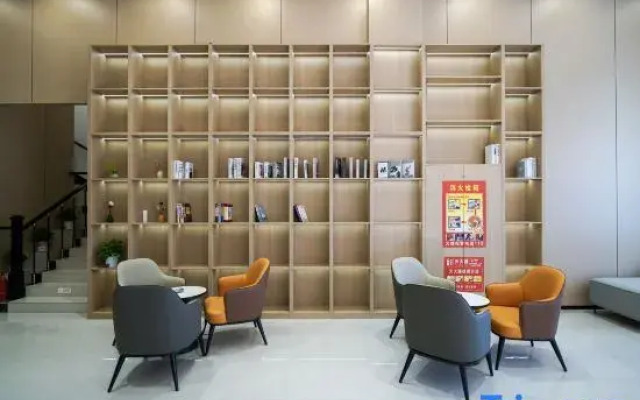 Qiduo Light Residence Hotel