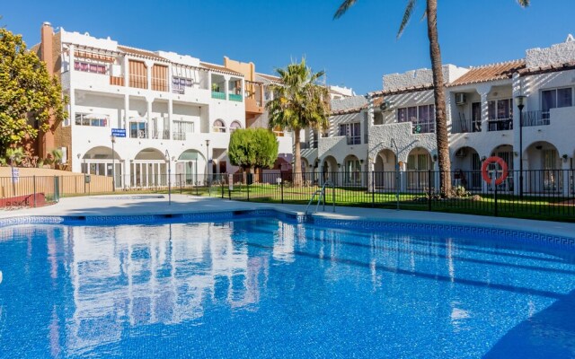 Apartamentos Río Marinas Canovas Nerja