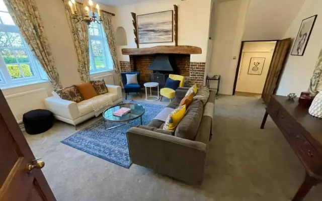 The Royal Retreat -elegant 7bdr With Garden