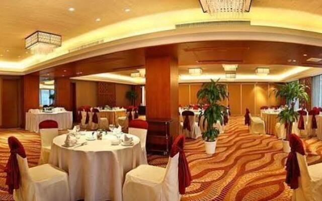 Warm Island Lake Resort Hangzhou