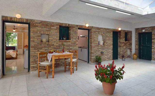 Damaskis Studios a Small Complex in Kassiopi