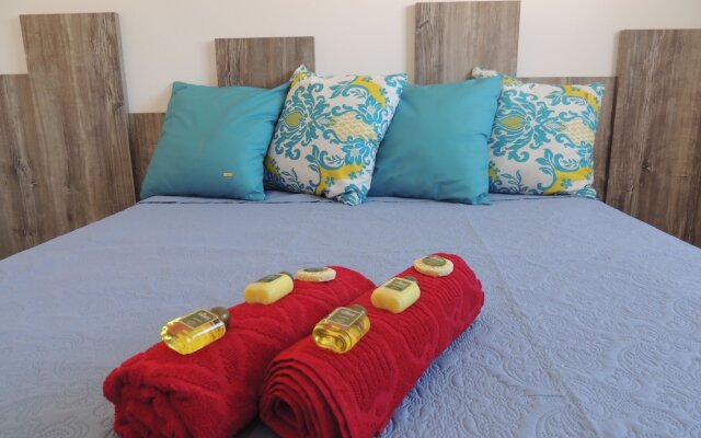 Casa com 3 Quartos em Condomínio Geriba