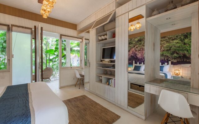 The Green Room Canggu - Hostel