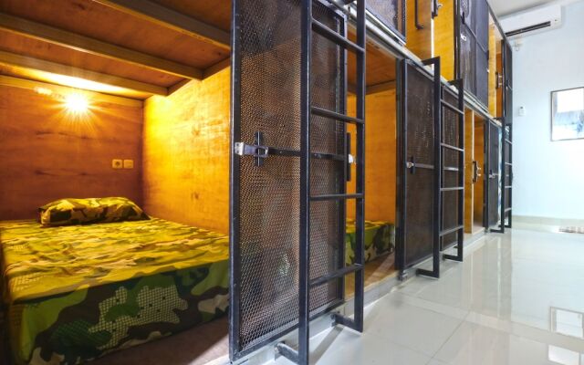 Kabin Kapsul Wisma Pondok Aren - Hostel