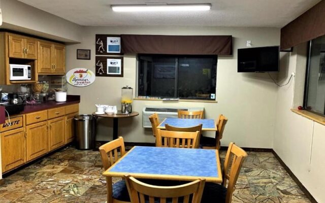 Super 8 by Wyndham Martinsville VA