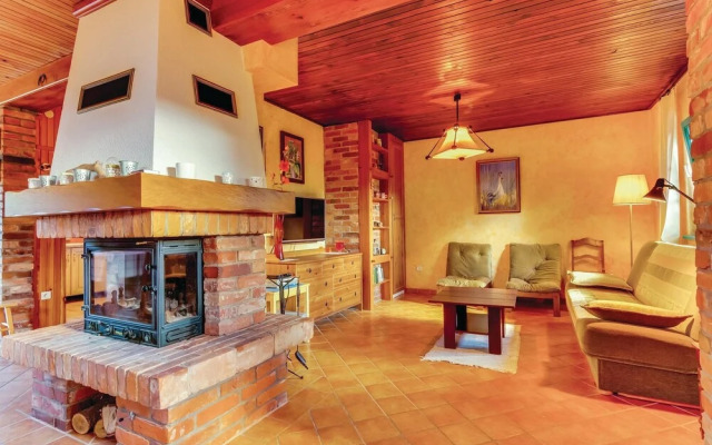 Beautiful Home in Rowy With 3 Bedrooms