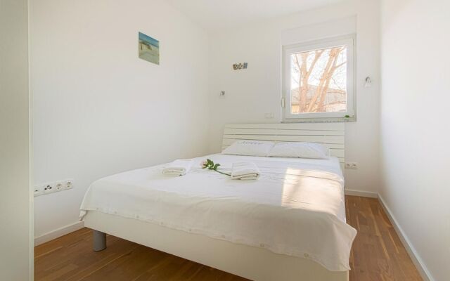Amazing Apartment in Nin With 2 Bedrooms and Wifi