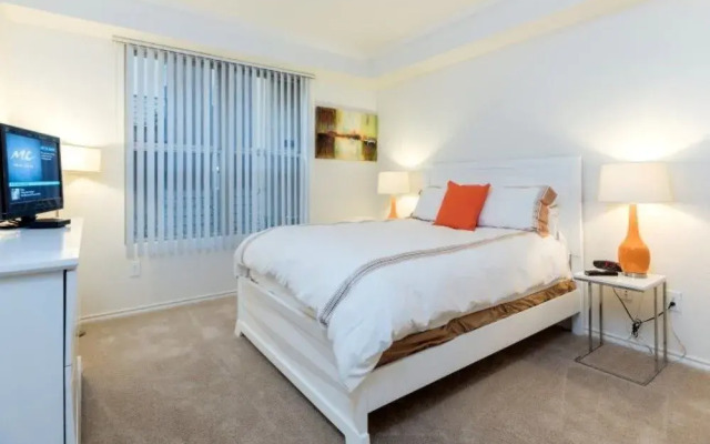 Global Luxury Suites At San Fernando
