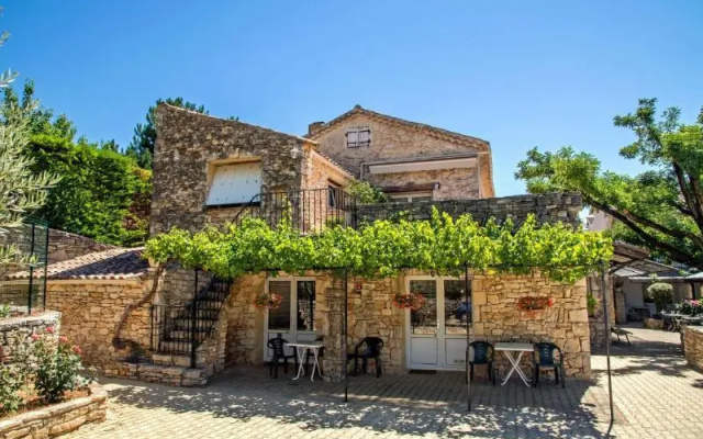 Logis Hotel L'Escarbille