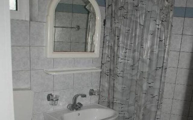 Elpida Apartments