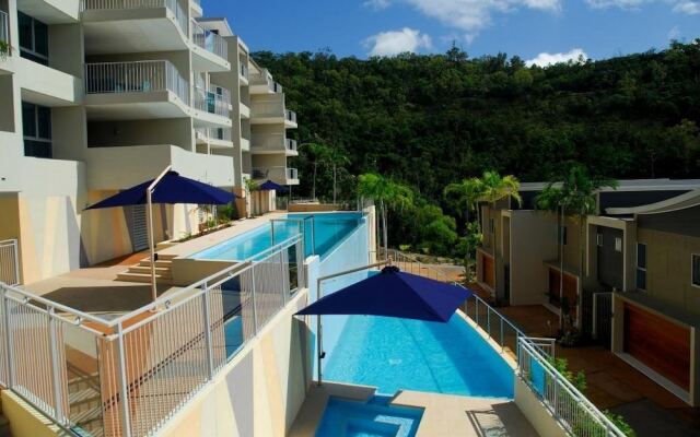 Sea Forever on Azure - Airlie Beach