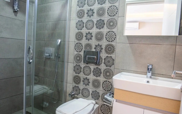 M2 Otel