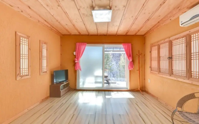 Yecheon Mulmalgeun Sangol Pension