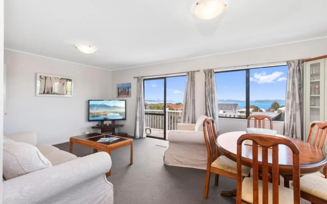 Snells Seaside Bach - Snells Beach Holiday Home