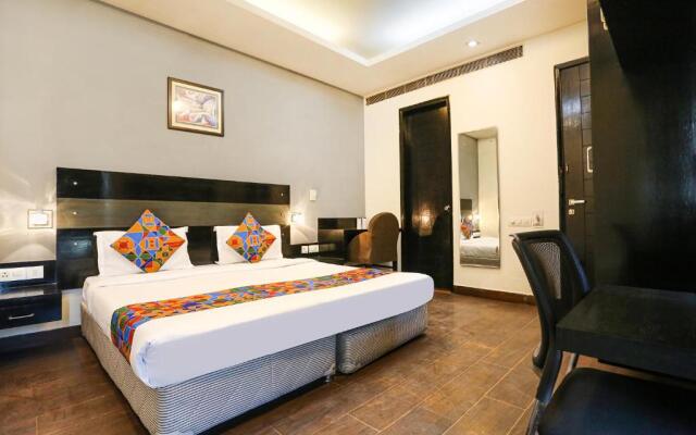 Fabhotel Posh Classic