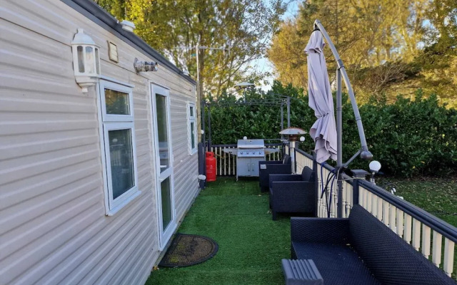 Lovely pet Friendly 4 Berth Caravan in Morecambe