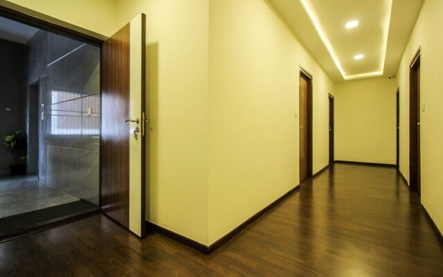 OYO 8045 Crest Hotel