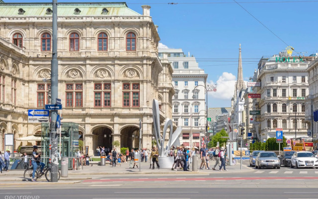 Prater Balcony Suite by ichbucheAT