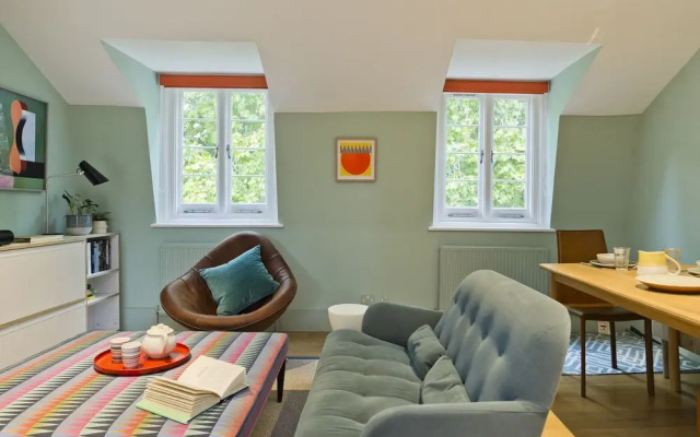 Stunning Bayswater Apartment Near Hyde Park by Underthedoormat