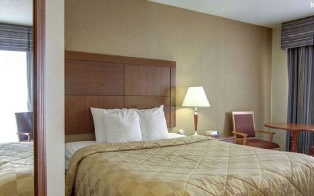 Travelodge Ambassador Bridge Windsor