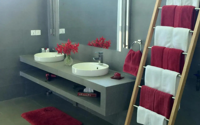 Singha Sanasa Luxury Homestay