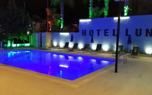 Luna Hotel