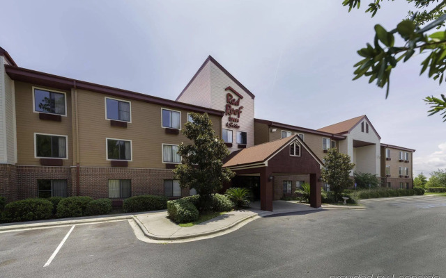 Red Roof Inn & Suites Savannah Airport