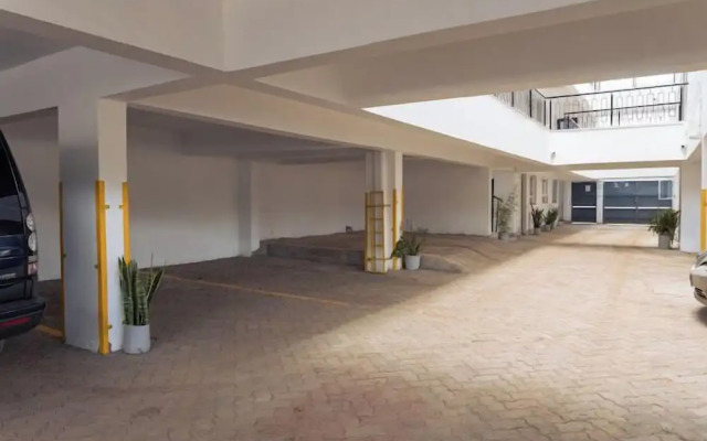 Lux Suites Studio City Apartments