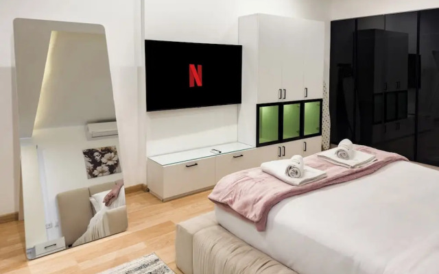 Posh & Panoramic 2bdr Rooftop 5 Min To Airport