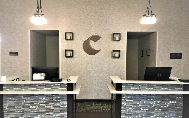 Comfort Suites Nashville Airport - BNA