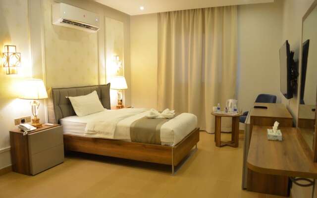 Larissa Suites