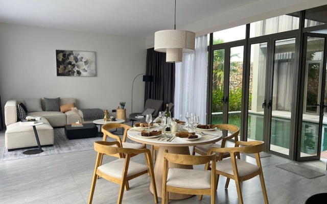 Residence on Opus Bay - Cluny Resorts Villas – Balcony – Batam