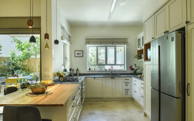 Coastline Family Triplex by Sea N' Rent
