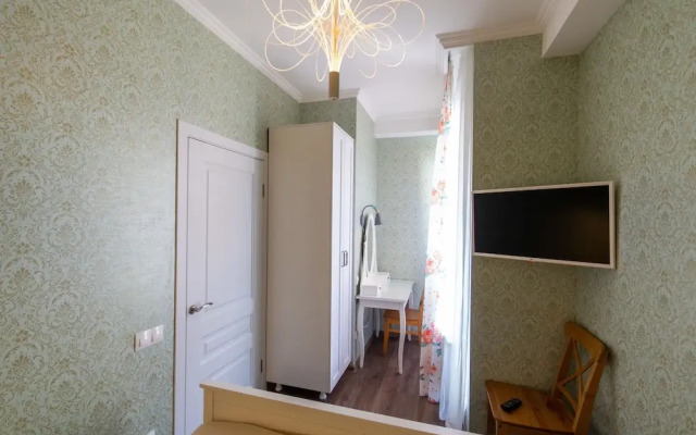 Dom Vverhdom Guest House
