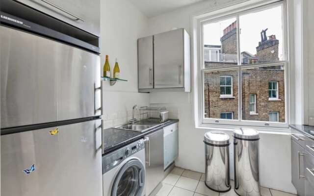Modern & Chic 2bed Hampstead Duplex 1 min to Tube
