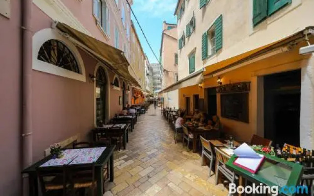 Stomorica Apartments