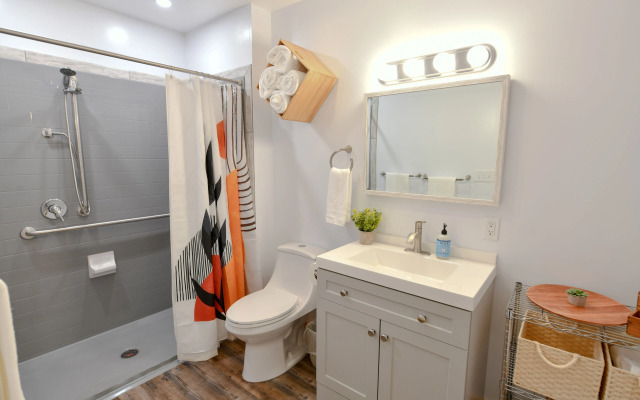 The Darmont Hotel and Suites