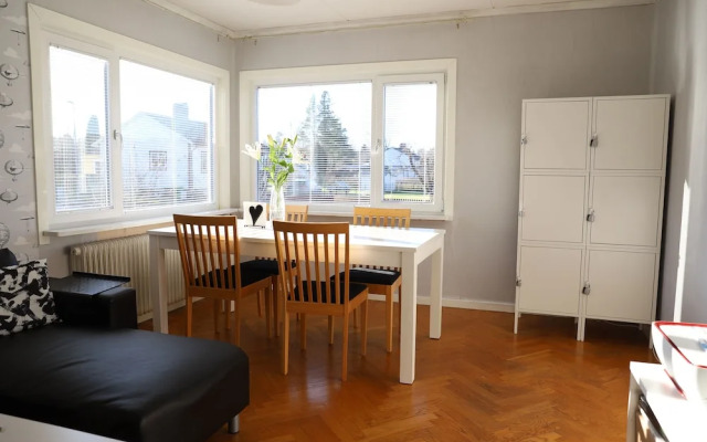 Entire Villa HomelyComfort, Laxå