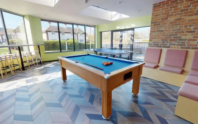 Opal Court