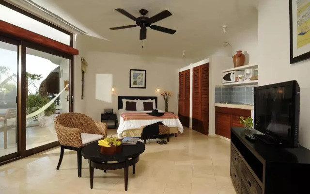 Playa Palms Beach Hotel