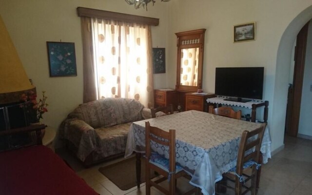 Tourloti Village House