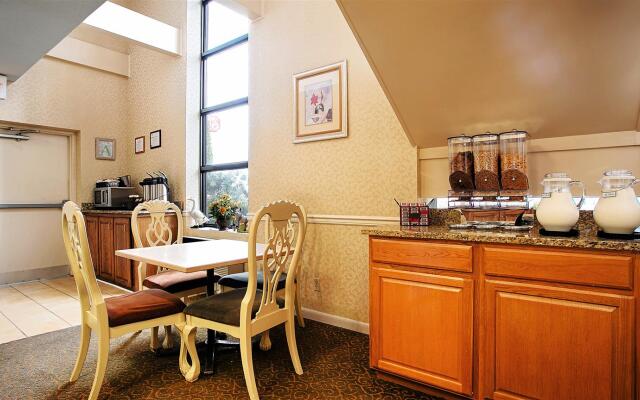 SureStay Plus Hotel by Best Western Greenwood