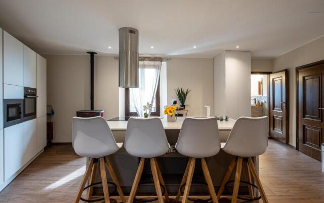 Modern apartment in Gravedona - Larihome A14