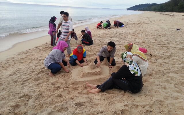 Pandan Laut Beach Resort