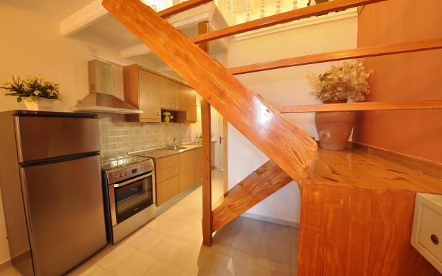 Mazis Apartments