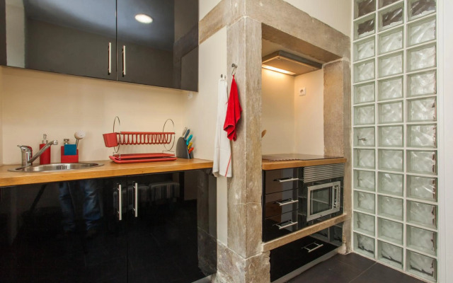 Remodeled Historic Apartment in Bairro Alto