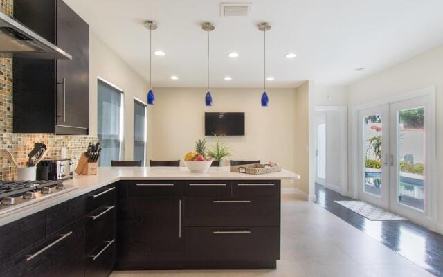 Hollywood Dream House - 5 Bedroom with Heated Pool