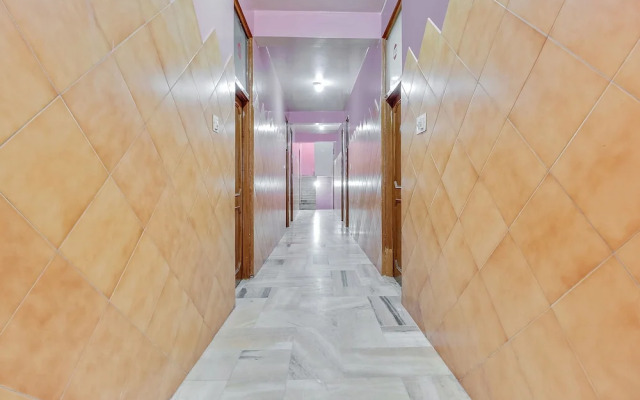 SPO ON 46695 Red Tomato Palace