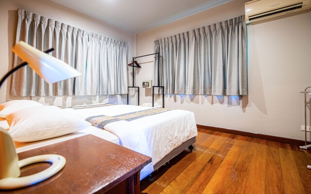 Baan Klang Aow Beach Resort